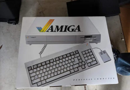Amiga 100 Original Box
